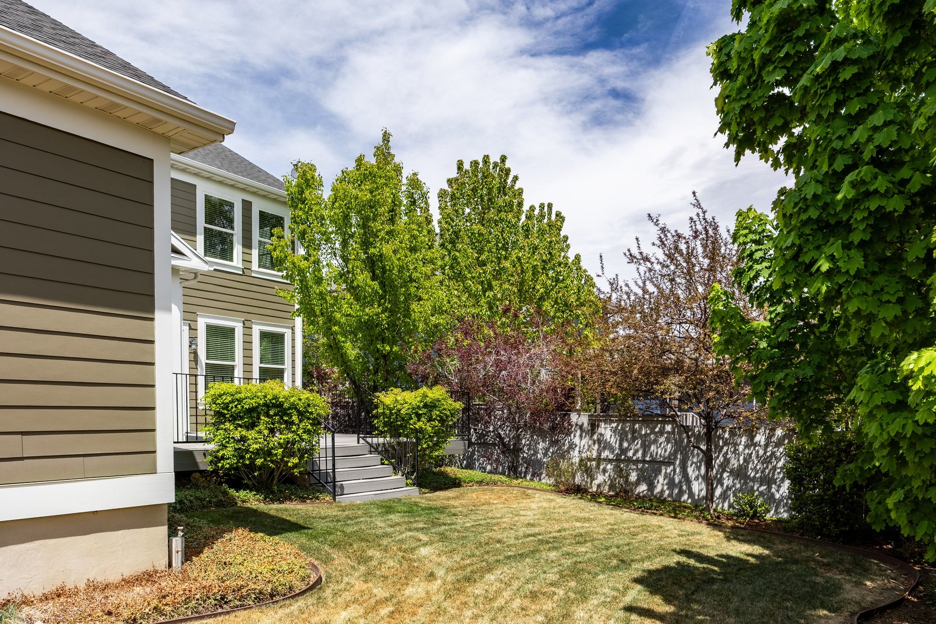  Rare North Shore Gem on One of Daybreak