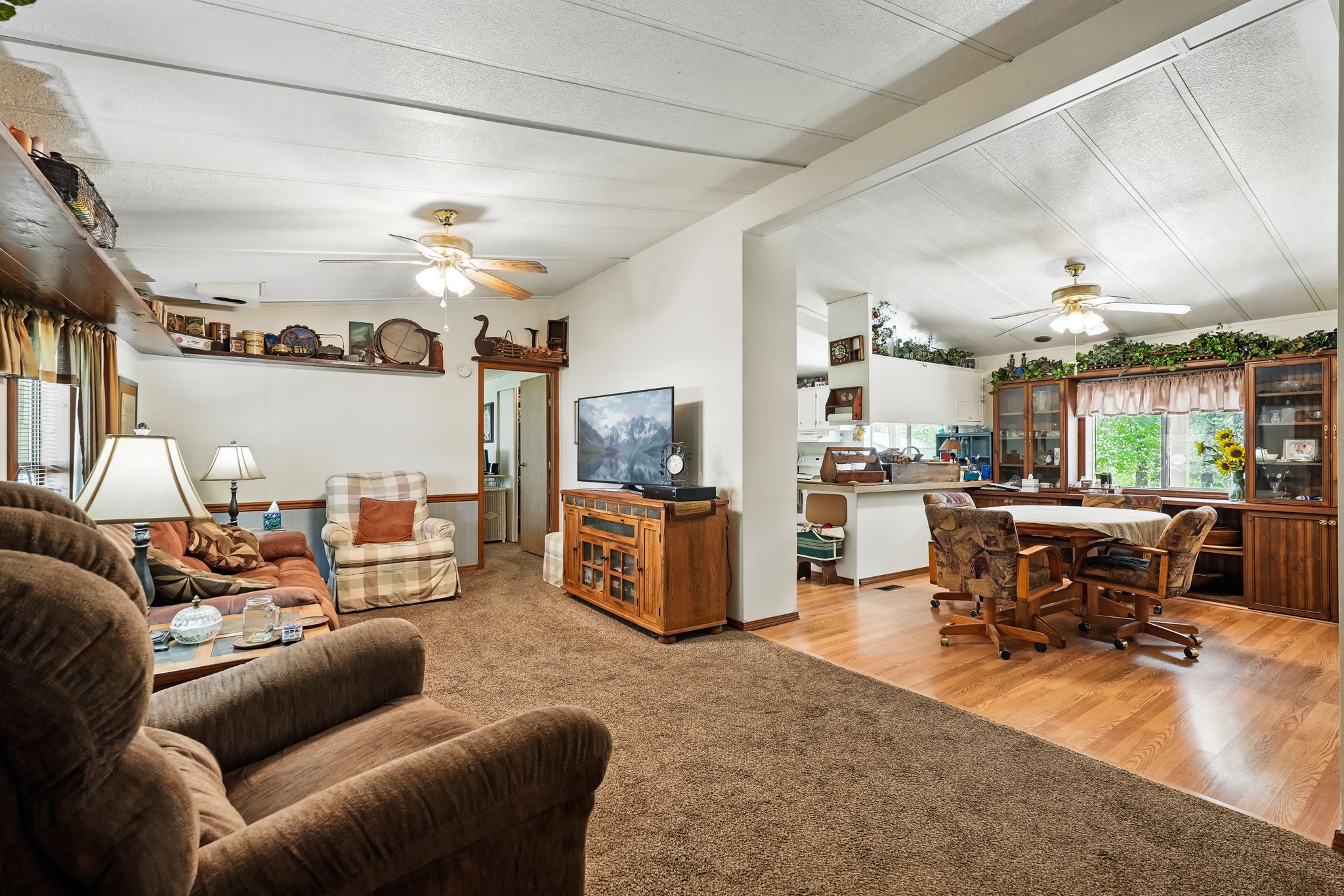 Sagle, Idaho, 83860, United States, 4 Bedrooms Bedrooms, ,2 BathroomsBathrooms,Residential,For Sale,1931932