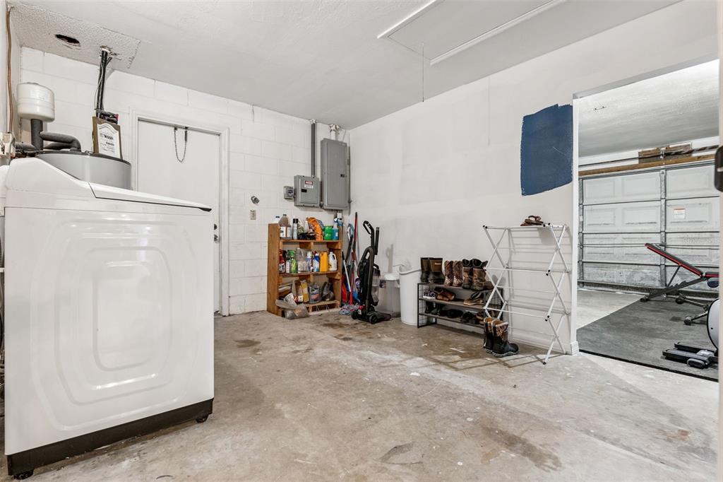 De Leon Springs, Florida, 32130, United States, 4 Bedrooms Bedrooms, ,3 BathroomsBathrooms,Residential,For Sale,1998278