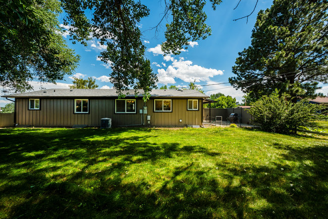 Buffalo, Wyoming, 82834, United States, 5 Bedrooms Bedrooms, ,2 BathroomsBathrooms,Residential,For Sale,1916157