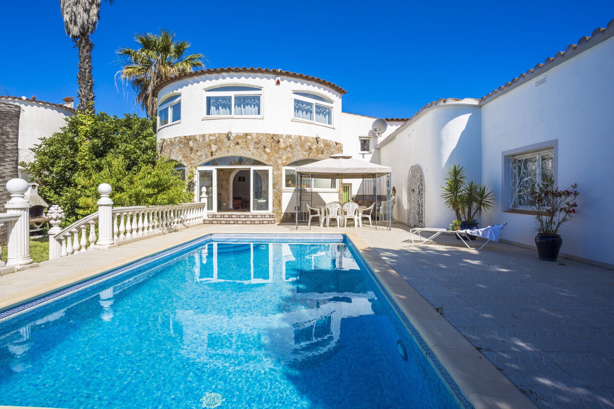 Detached Mediterranean Villa in Empuriabrava with Private Dock - 物件實景