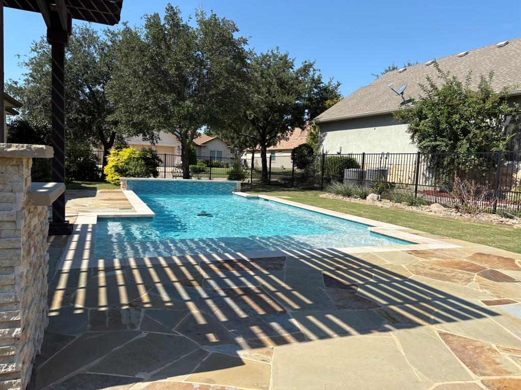 Denton, Texas, 76207, United States, 2 Bedrooms Bedrooms, ,3 BathroomsBathrooms,Residential,For Sale,1981662