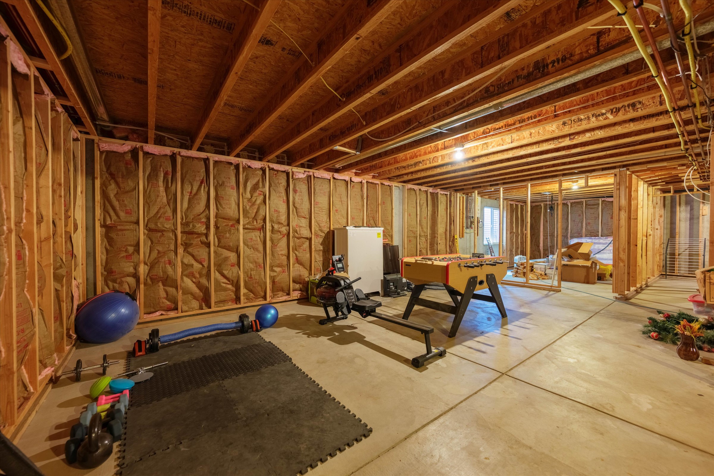  Main-Level Living Meets Unbeatable Storage and Outdoor Space - 物件實景