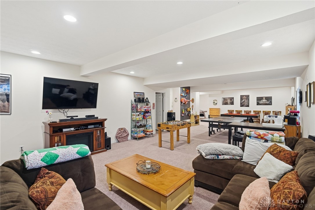 Beavercreek Twp, Ohio, 45385, United States, 3 Bedrooms Bedrooms, ,4 BathroomsBathrooms,Residential,For Sale,1991146