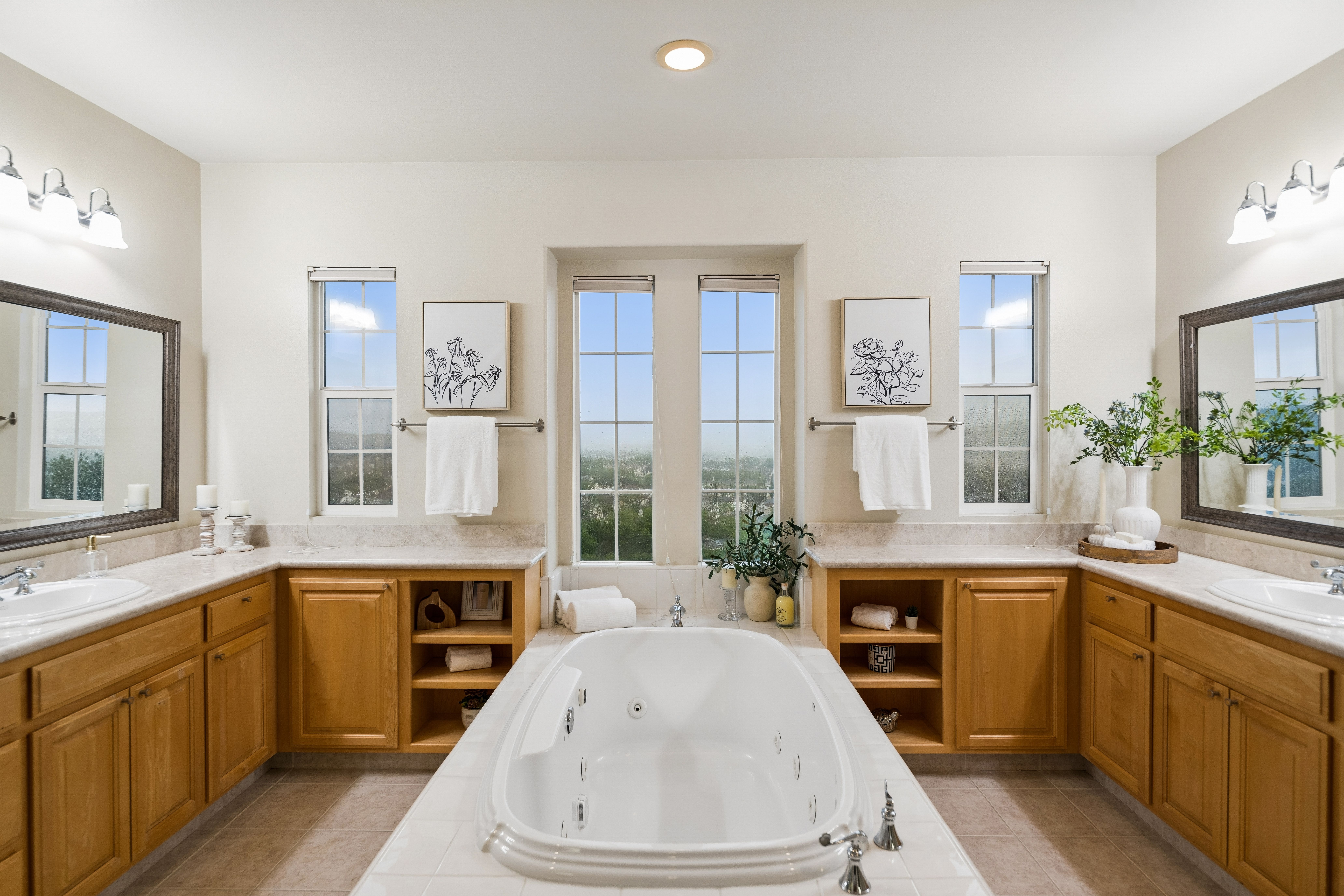  Panoramic Views and Timeless Design in This Stunning Shapell ?Gallery? Residence - 物件實景