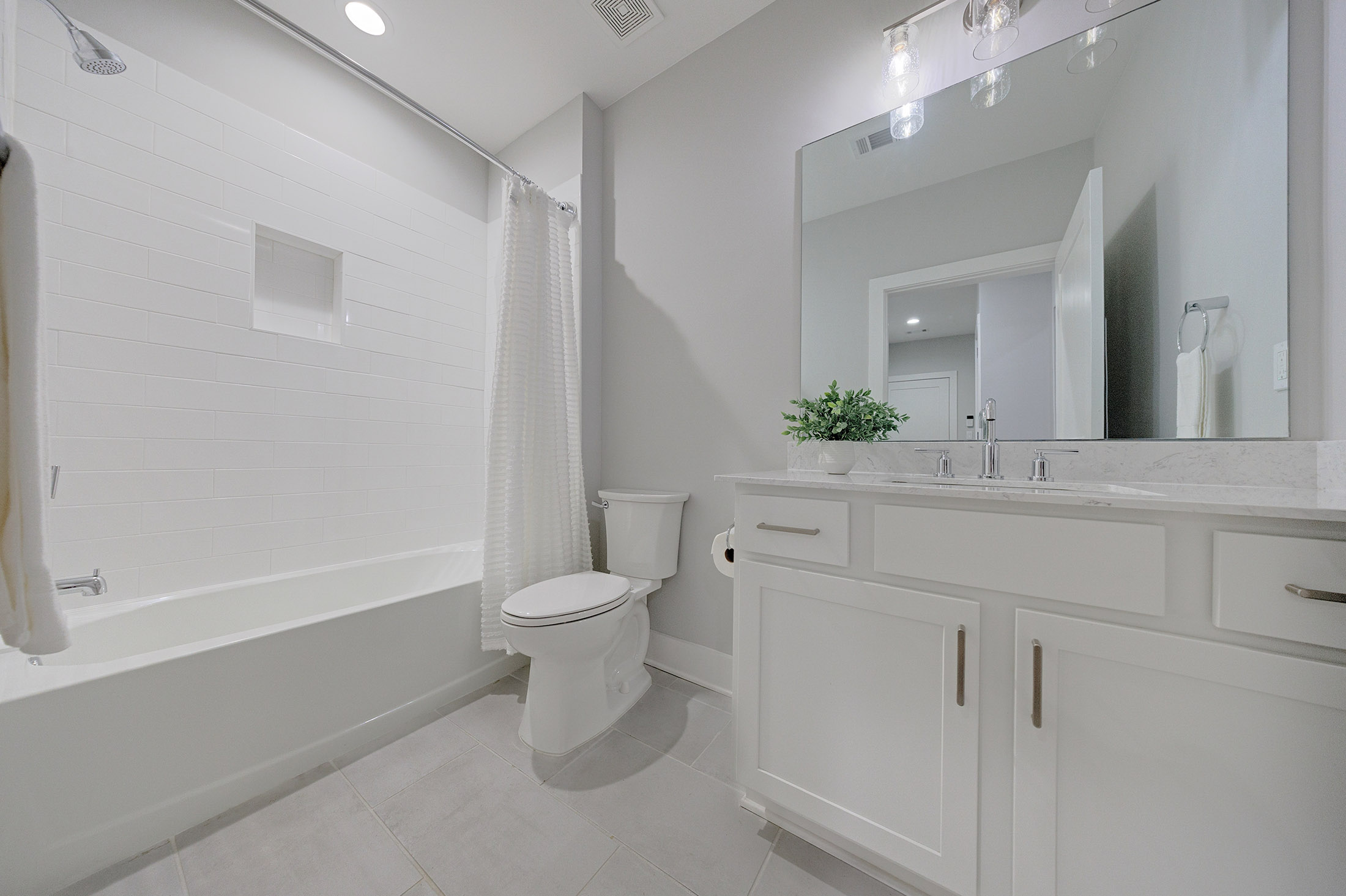  Sophisticated Design With Thoughtfully Curated Finishes - 物件實景