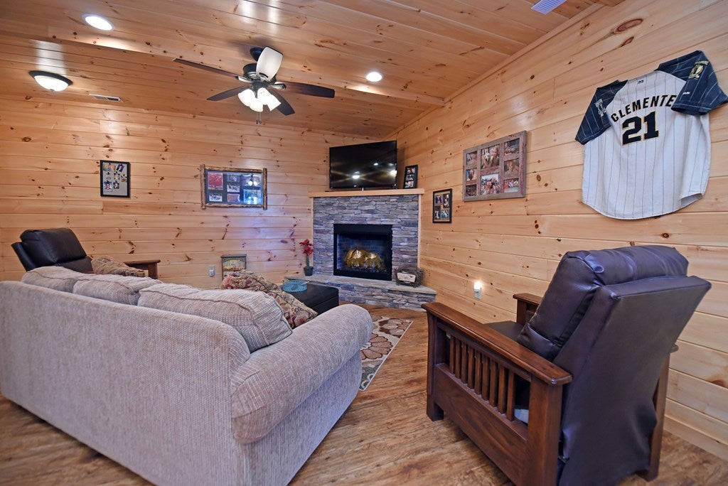 Morganton, Georgia, 30560, United States, 3 Bedrooms Bedrooms, ,3 BathroomsBathrooms,Residential,For Sale,2001916