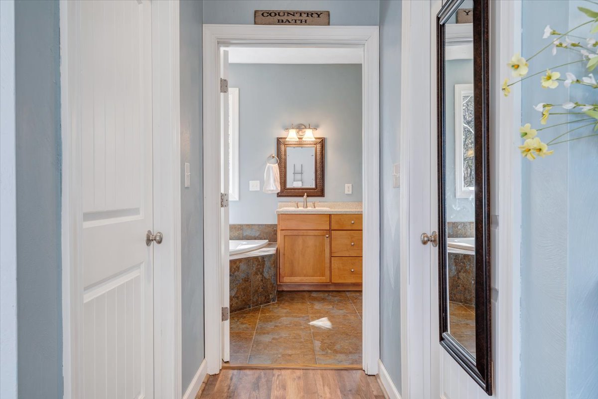 Buchanan, Virginia, 24066, United States, 5 Bedrooms Bedrooms, ,4 BathroomsBathrooms,Residential,For Sale,1900741