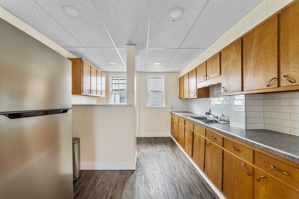 Worcester, Massachusetts, 01603-2339, United States, 9 Bedrooms Bedrooms, ,Residential,For Sale,1979601