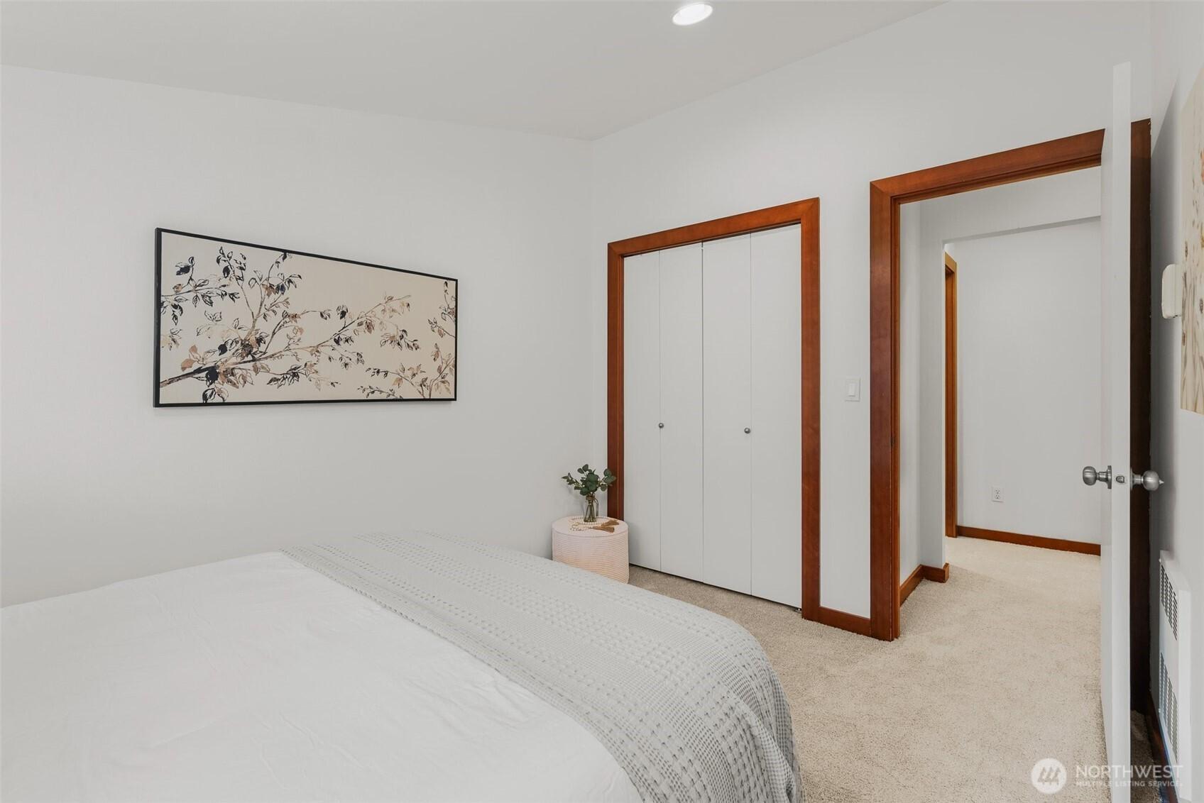SEATTLE, Washington, 98105, United States, 3 Bedrooms Bedrooms, ,3 BathroomsBathrooms,Residential,For Sale,1875304