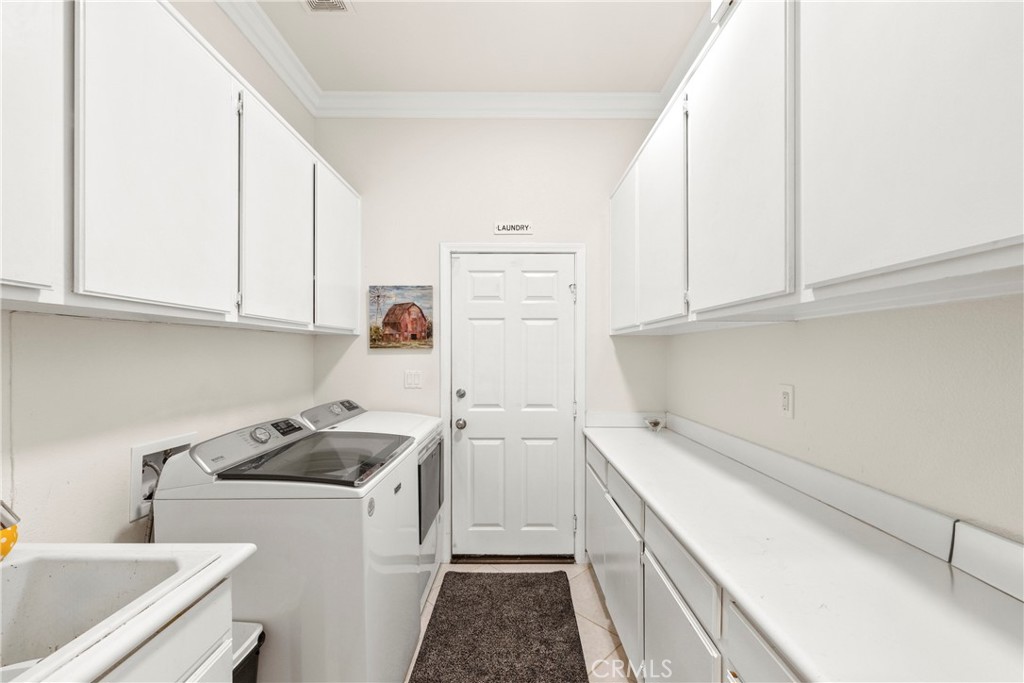 Murrieta, California, 92562, United States, 5 Bedrooms Bedrooms, ,3 BathroomsBathrooms,Residential,For Sale,1837849