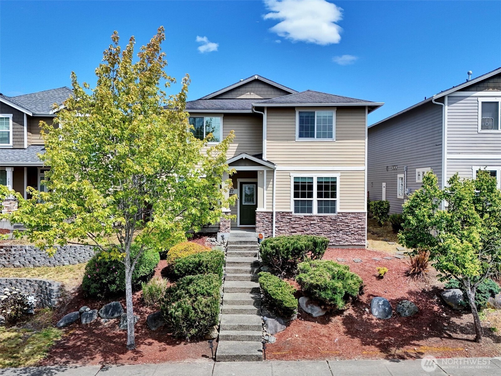 Puyallup, Washington, 98375, United States, 4 Bedrooms Bedrooms, ,3 BathroomsBathrooms,Residential,For Sale,1983972