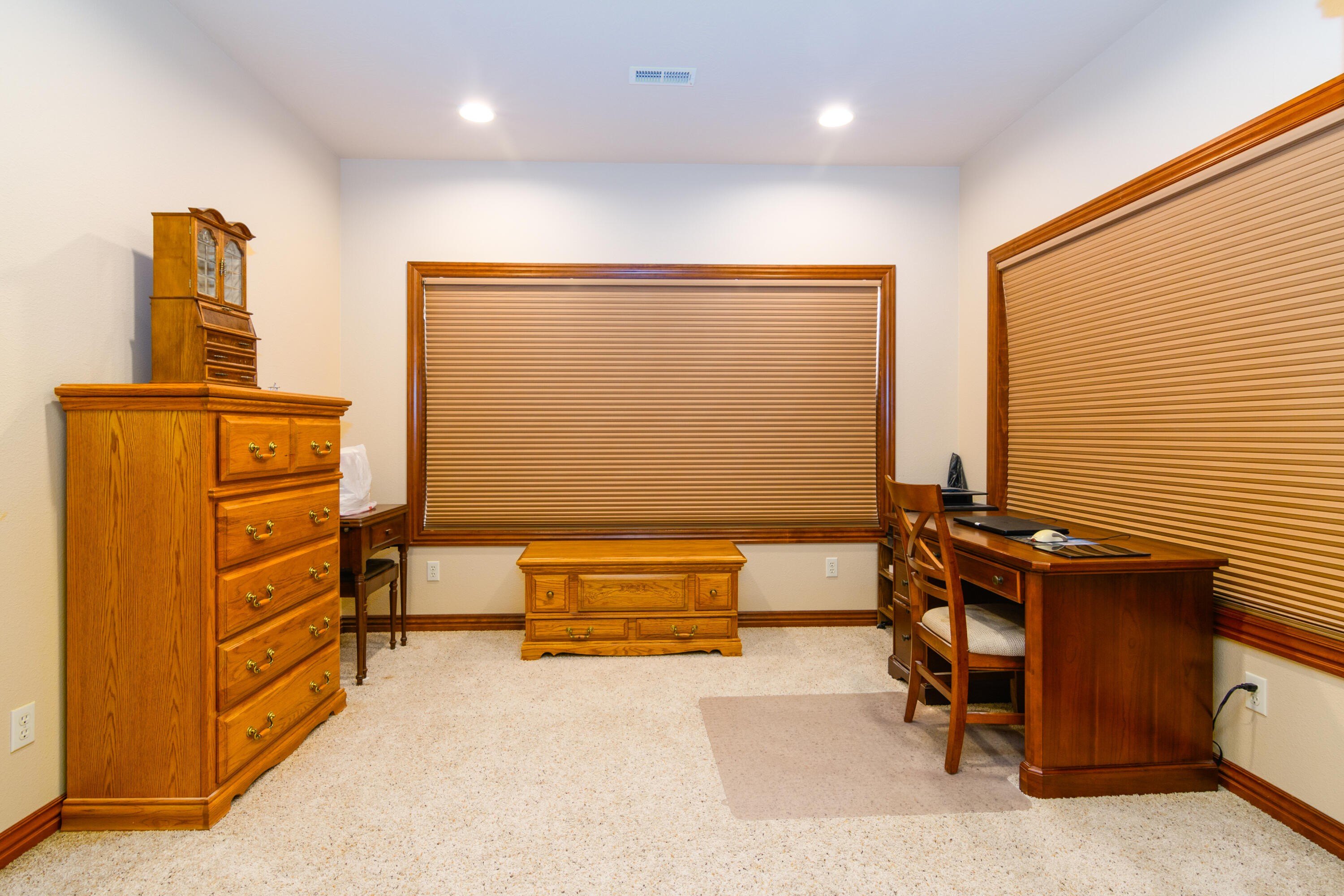 Walnut Shade, Missouri, 65771, United States, 6 Bedrooms Bedrooms, ,5 BathroomsBathrooms,Residential,For Sale,1975828