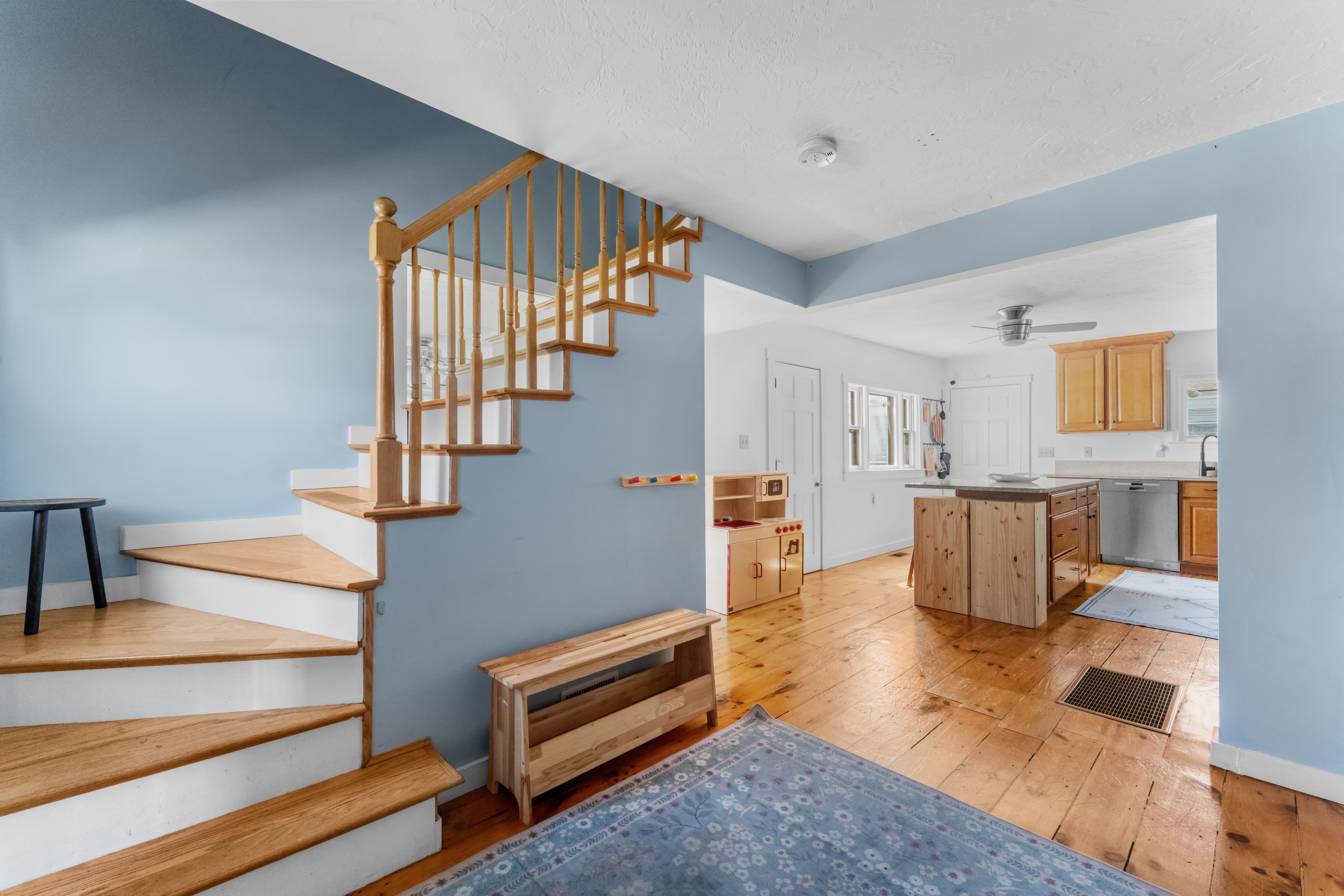  42 Dewey Avenue, Brockton, MA, 02301 - 物件實景