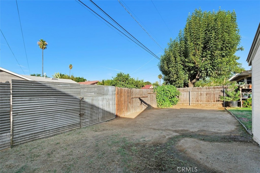 Riverside, California, 92507, United States, 2 Bedrooms Bedrooms, ,1 BathroomBathrooms,Residential,For Sale,1987863