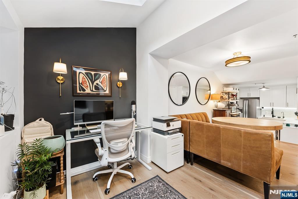 Hoboken, New Jersey, 07030, United States, 1 Bedroom Bedrooms, ,2 BathroomsBathrooms,Residential,For Sale,1987541