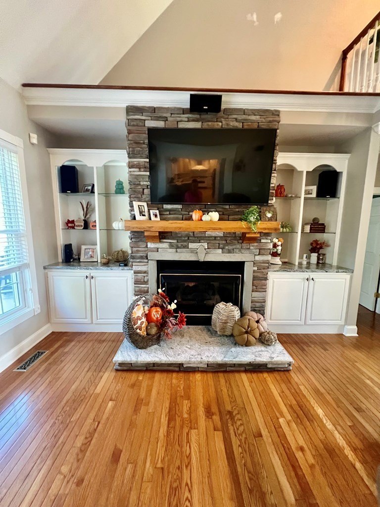 Prestonsburg, Kentucky, 41653, United States, 4 Bedrooms Bedrooms, ,4 BathroomsBathrooms,Residential,For Sale,1978376