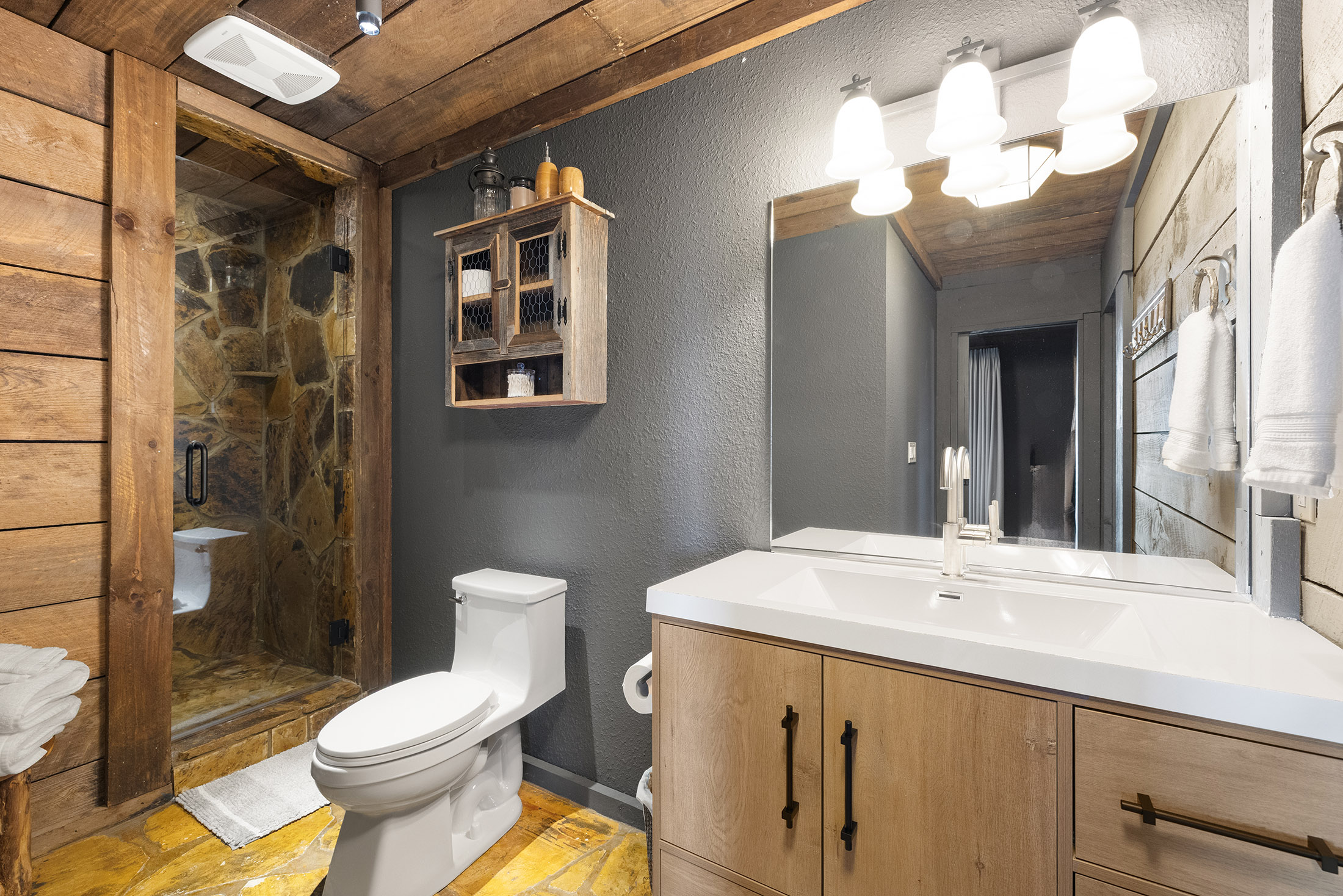  Mineral Bluff Retreat Offers Resort-caliber Outdoor Living and Sweeping Views - 物件實景