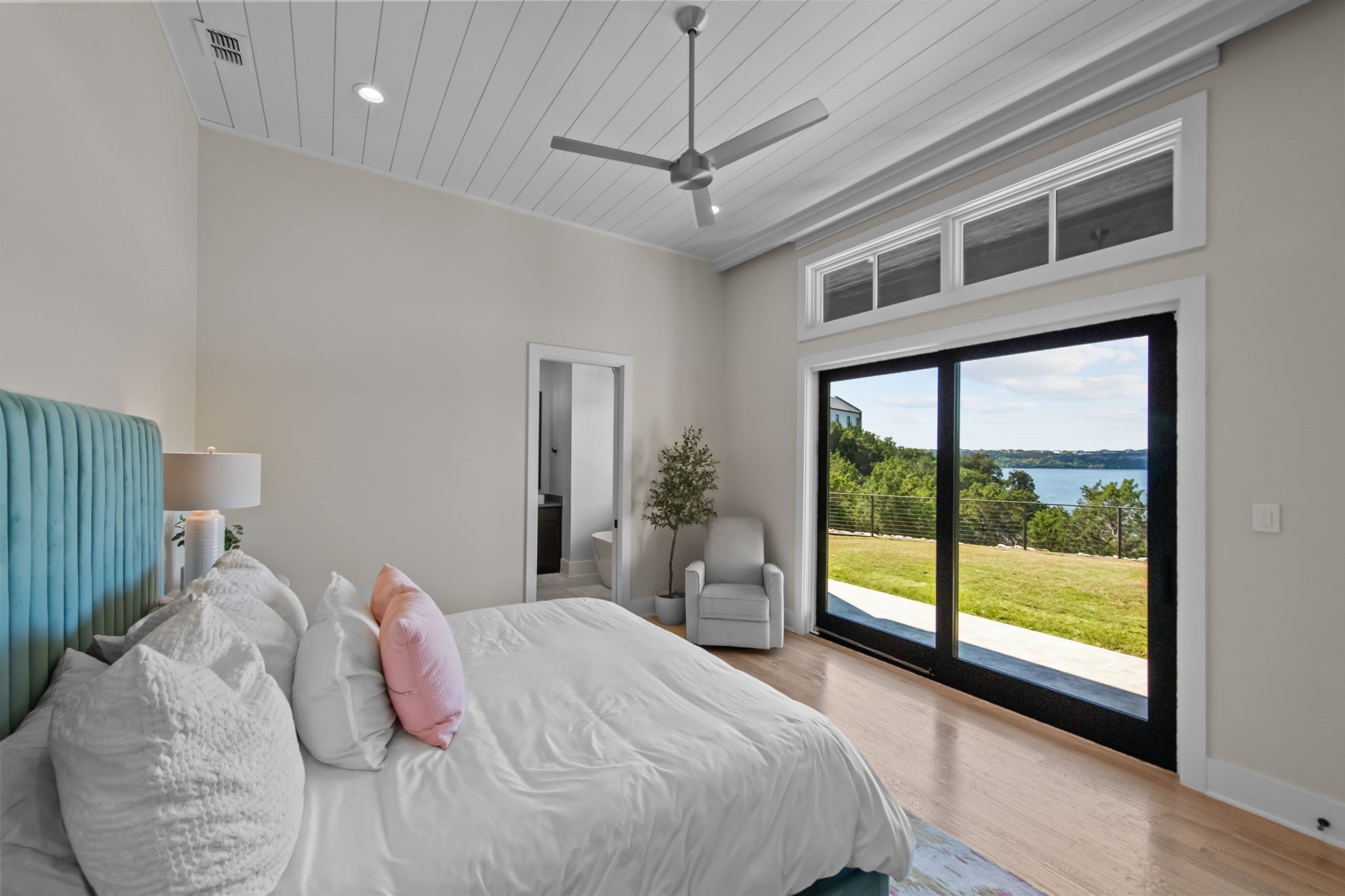 Graford, Texas, 76449, United States, 5 Bedrooms Bedrooms, ,7 BathroomsBathrooms,Residential,For Sale,1987325