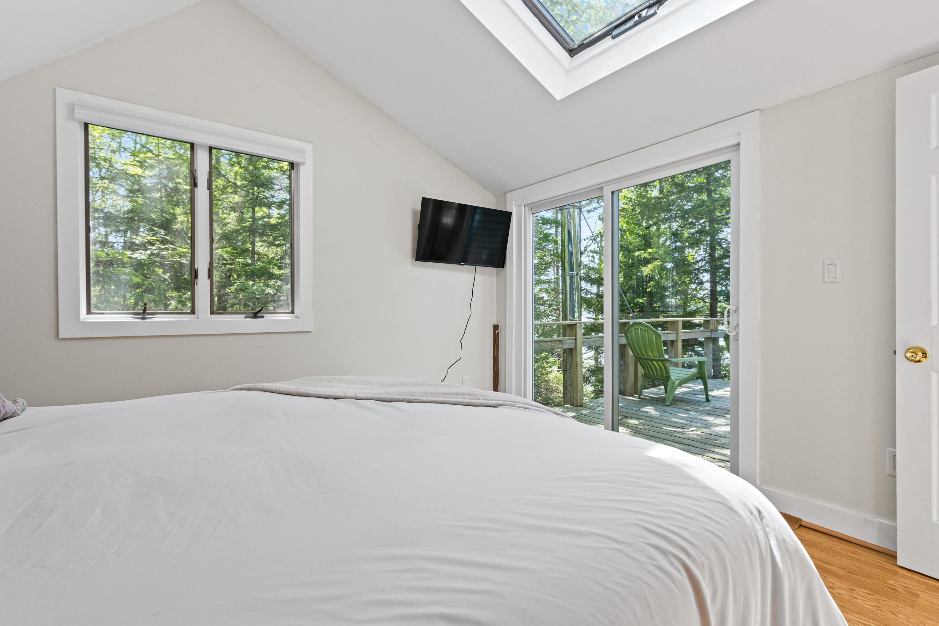 Freeport, Maine, 04032, United States, 2 Bedrooms Bedrooms, ,2 BathroomsBathrooms,Residential,For Sale,1917766
