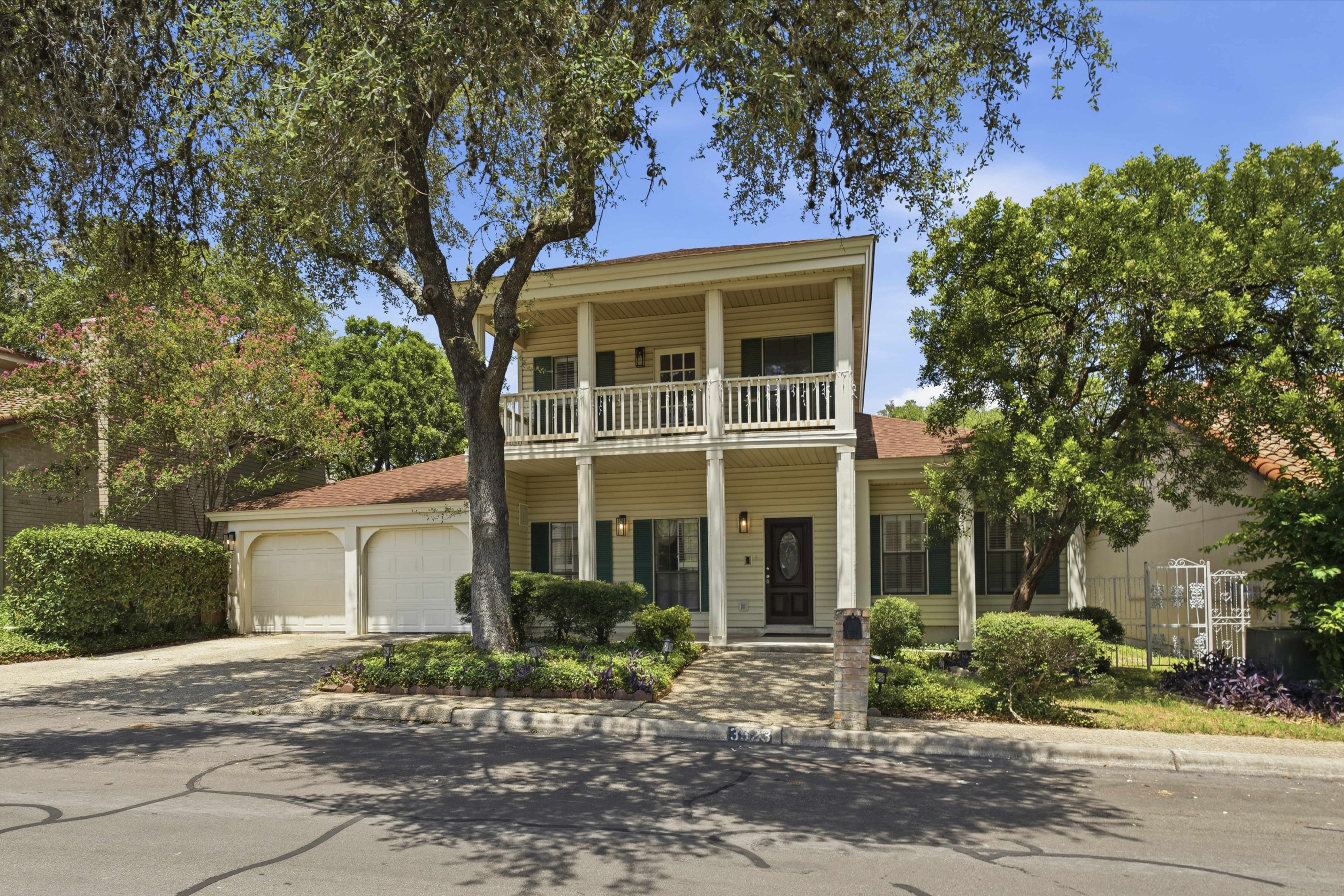  Timeless River Oaks Garden Home - 物件實景