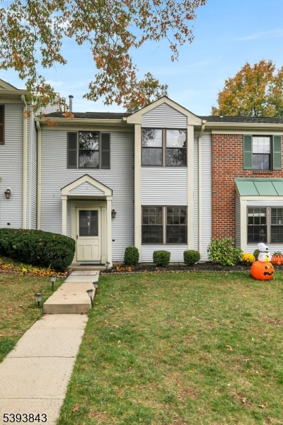 Bernards Twp., New Jersey, 07920, United States, 2 Bedrooms Bedrooms, ,3 BathroomsBathrooms,Residential,For Sale,1972655