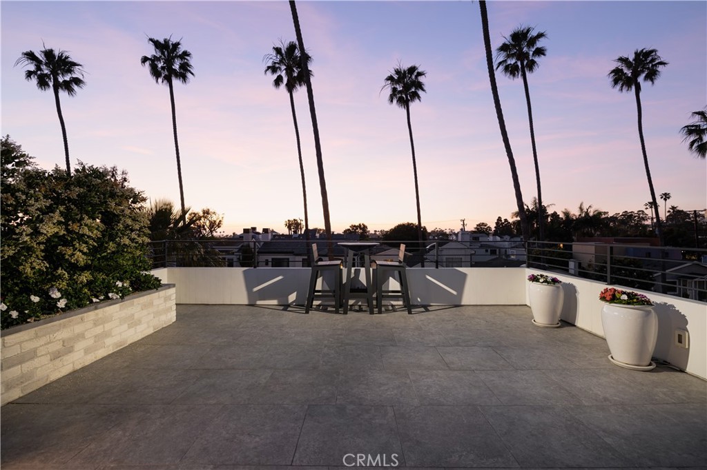 Corona del Mar, California, 92625, United States, 3 Bedrooms Bedrooms, ,4 BathroomsBathrooms,Residential,For Sale,1837053