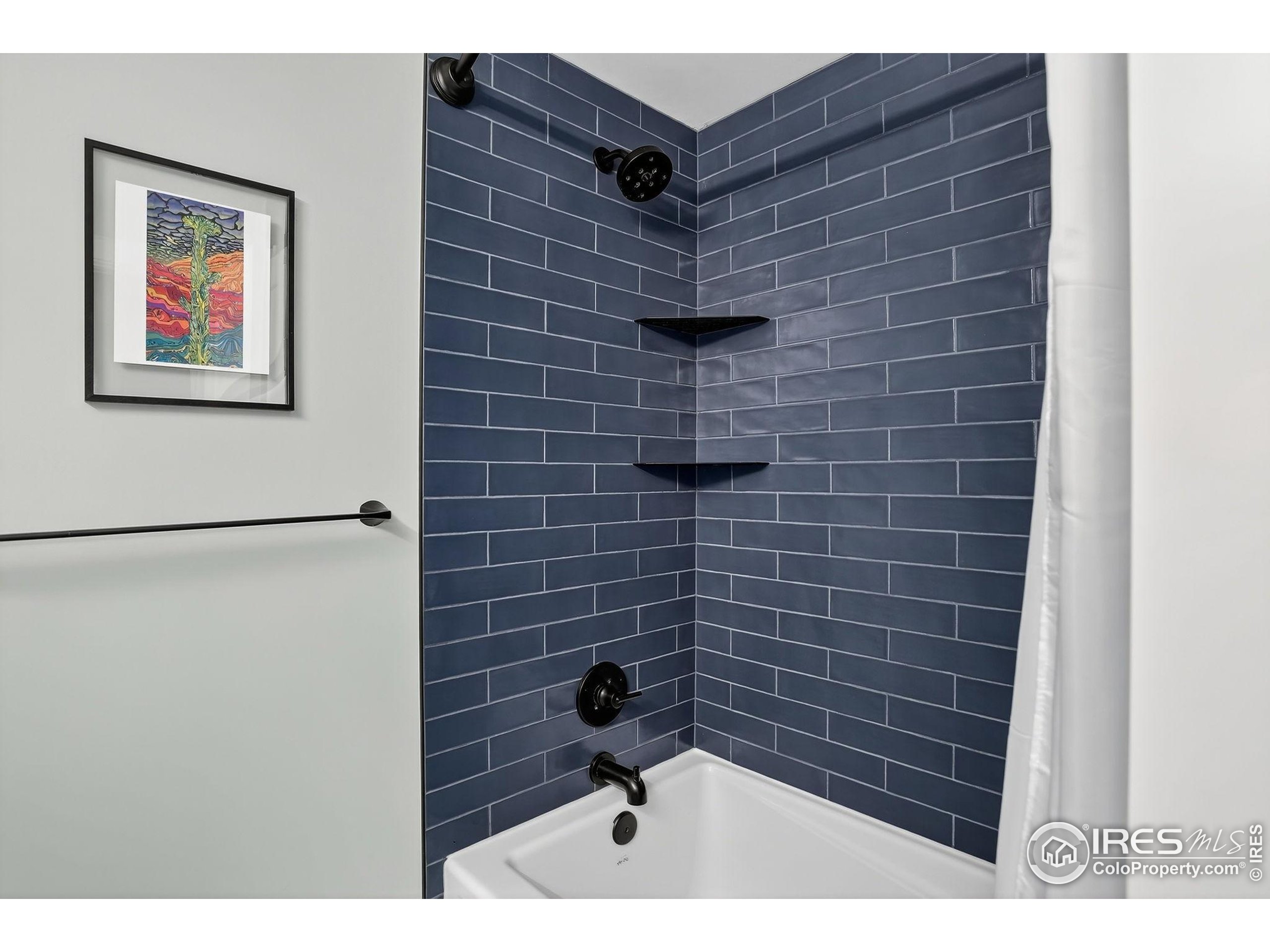 Longmont, Colorado, 80501, United States, 3 Bedrooms Bedrooms, ,2 BathroomsBathrooms,Residential,For Sale,1988284