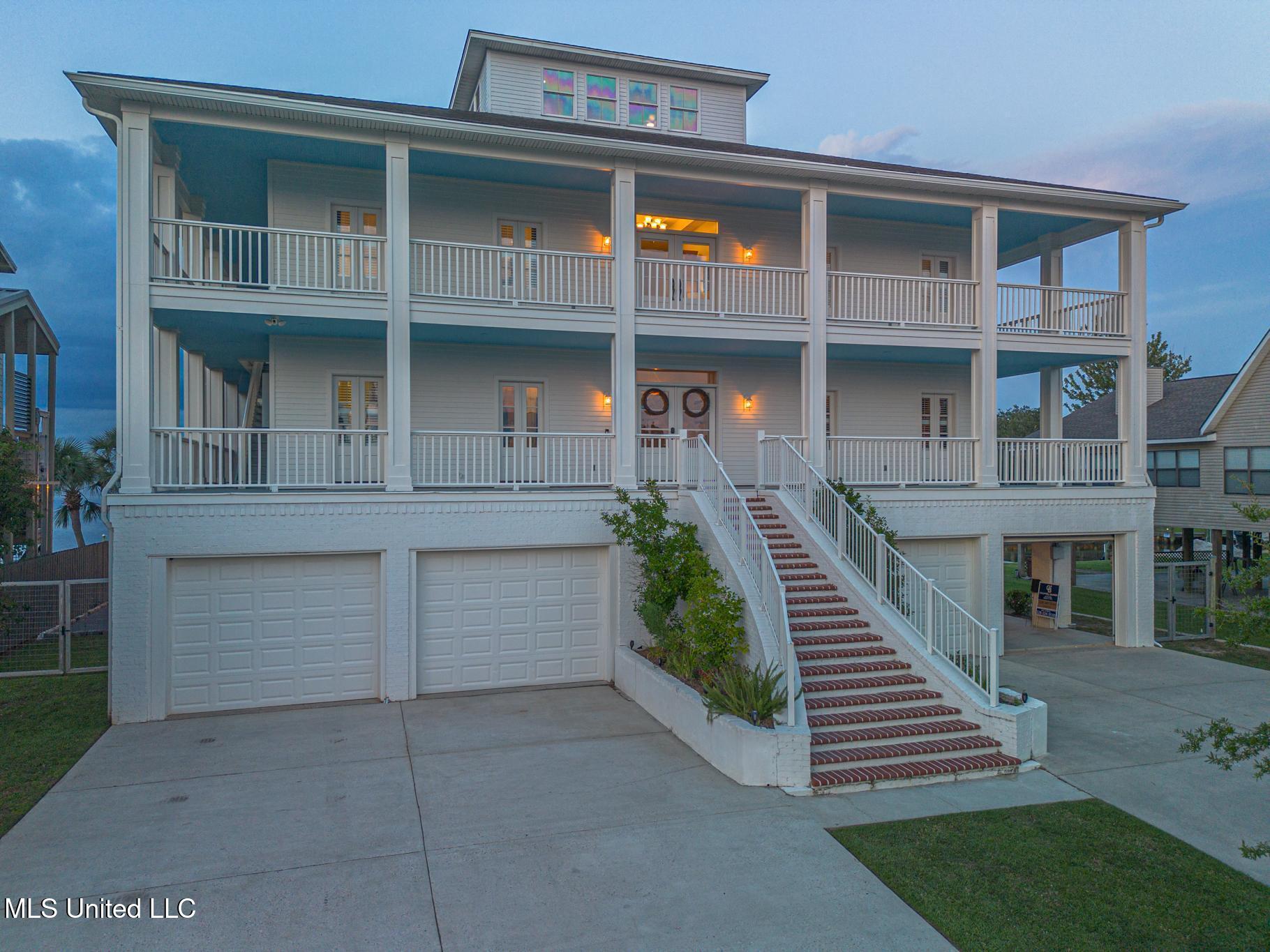 Pass Christian, Mississippi, 39571, United States, 5 Bedrooms Bedrooms, ,7 BathroomsBathrooms,Residential,For Sale,1989157