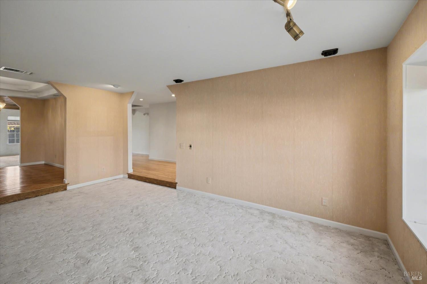 Dixon, California, 95620, United States, 3 Bedrooms Bedrooms, ,3 BathroomsBathrooms,Residential,For Sale,2012017