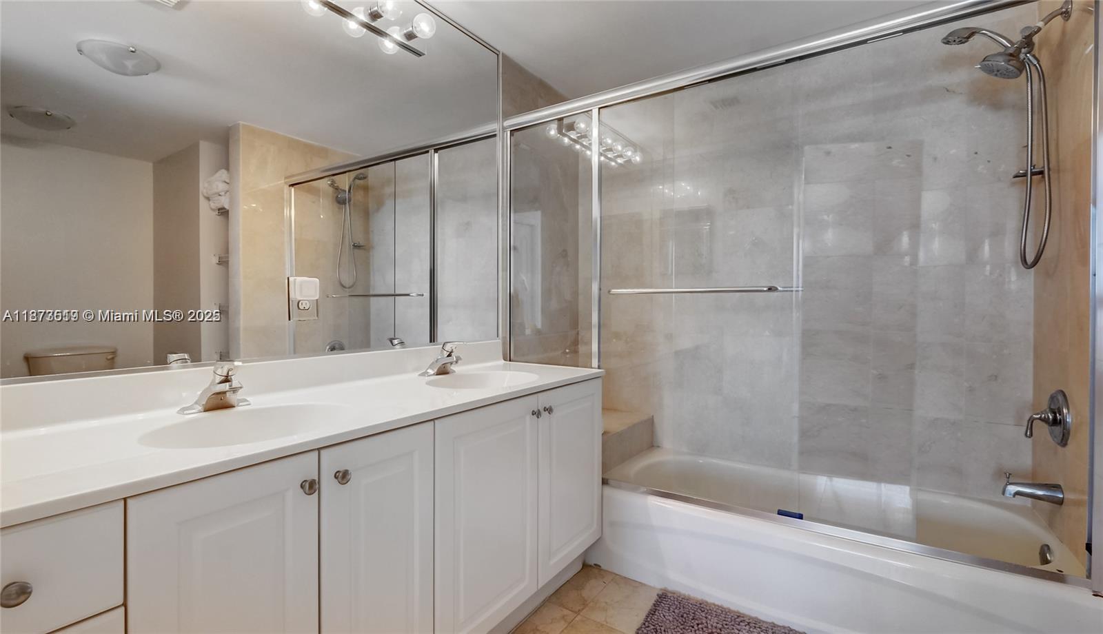 Miami, Florida, 33133, United States, 2 Bedrooms Bedrooms, ,2 BathroomsBathrooms,Residential,For Sale,1939288