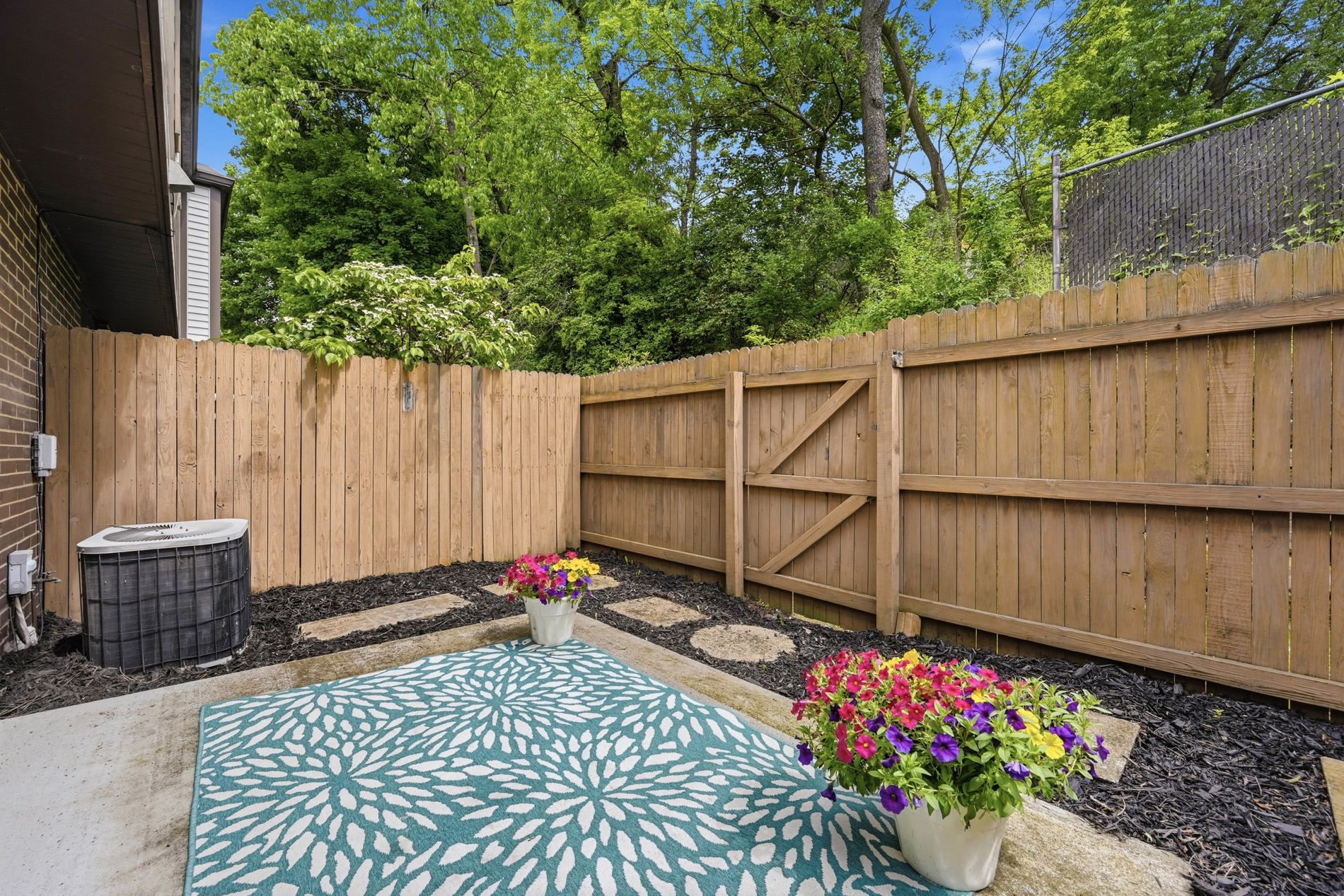  907 Camelot Drive, Pittsburgh, PA 15237 - 物件實景