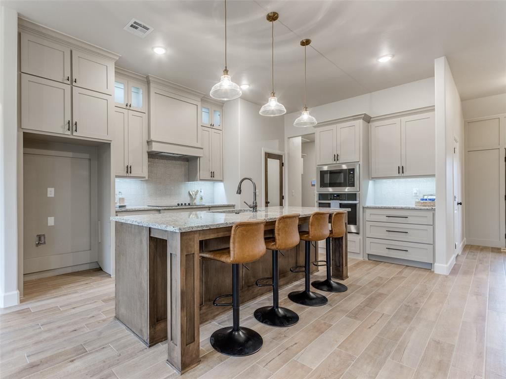Arcadia, Oklahoma, 73007, United States, 3 Bedrooms Bedrooms, ,3 BathroomsBathrooms,Residential,For Sale,1878521
