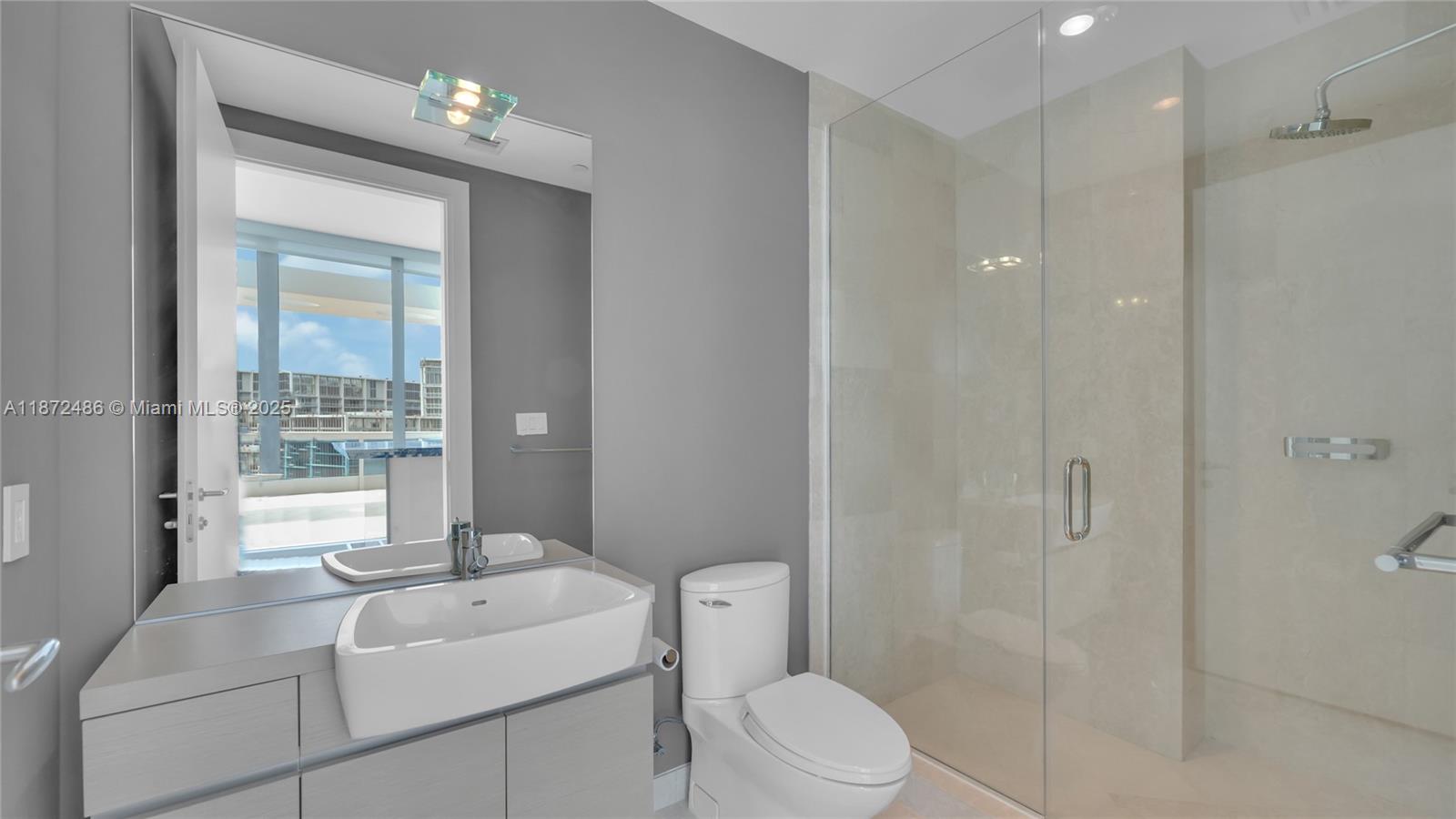 Miami, Florida, 33131, United States, 3 Bedrooms Bedrooms, ,6 BathroomsBathrooms,Residential,For Sale,1938833