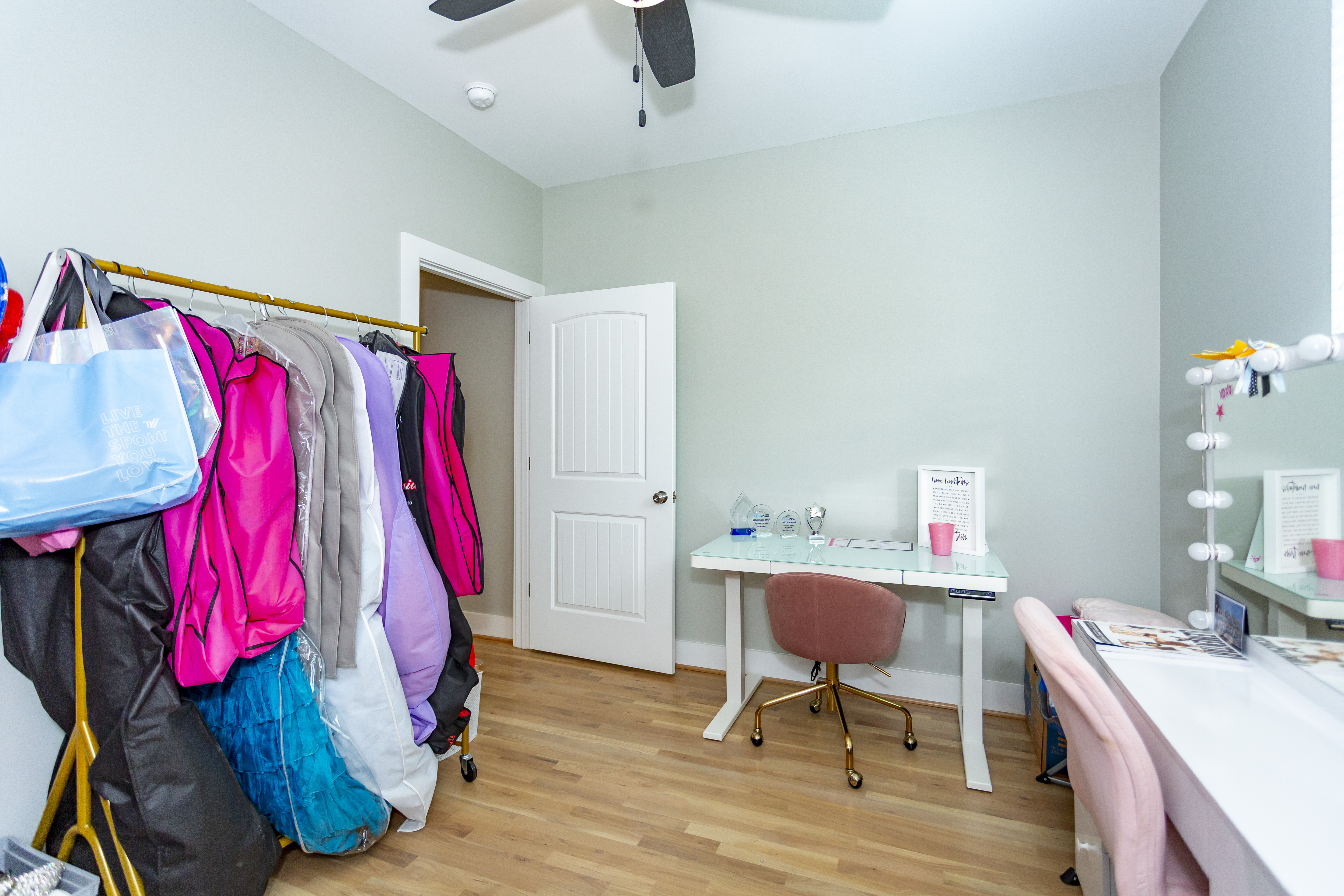 Helena, Alabama, 35080, United States, 5 Bedrooms Bedrooms, ,5 BathroomsBathrooms,Residential,For Sale,1979427