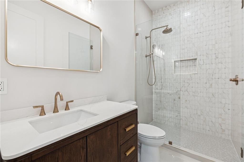 Alpharetta, Georgia, 30004, United States, 5 Bedrooms Bedrooms, ,7 BathroomsBathrooms,Residential,For Sale,1978962