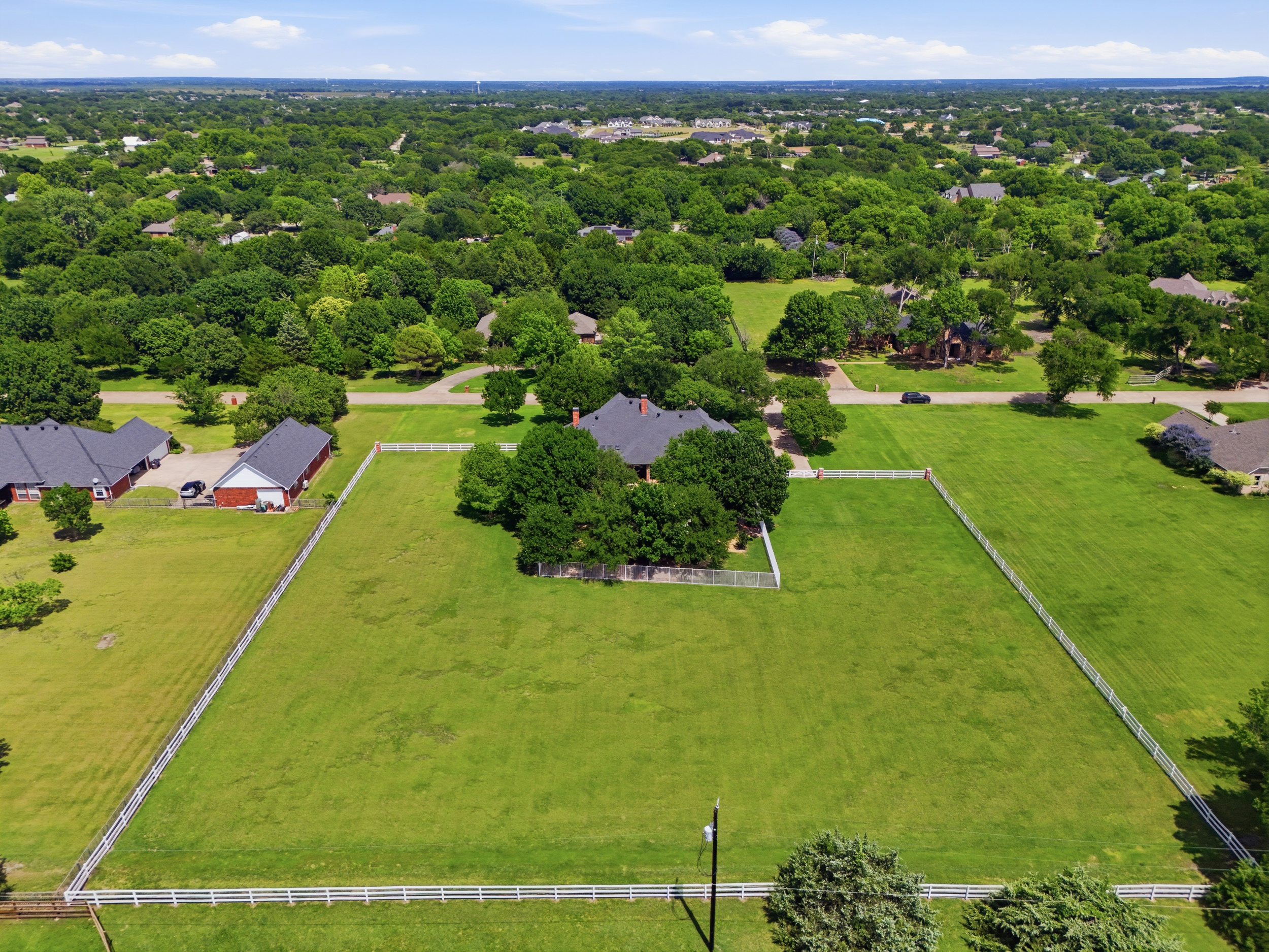  2 Acres of Country Living in Lucas, Texas - 物件實景