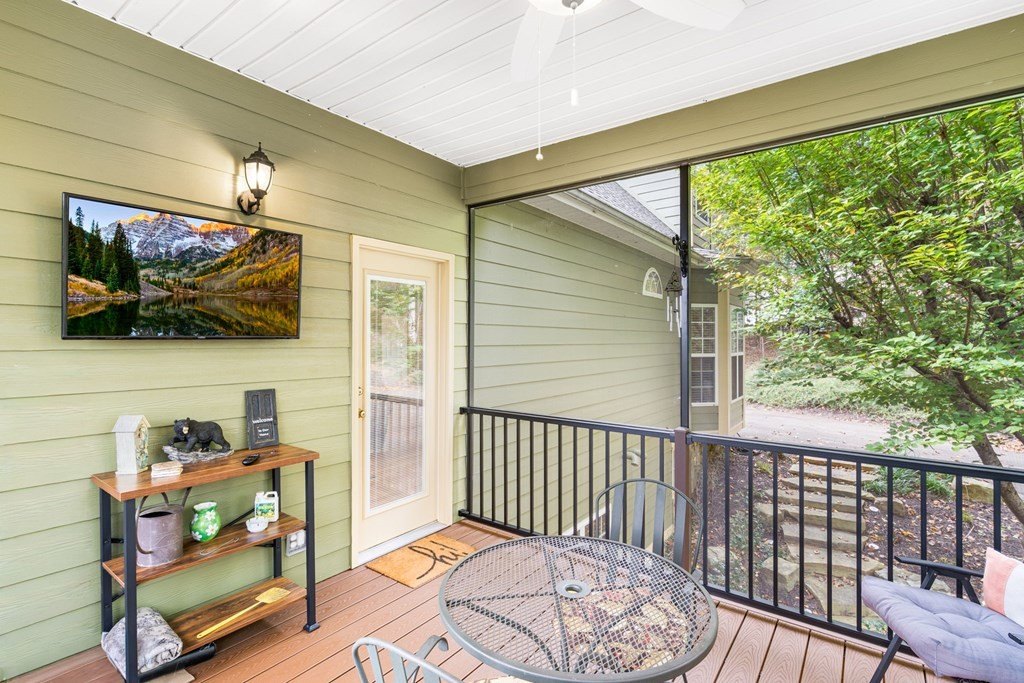 Young Harris, Georgia, 30582, United States, 4 Bedrooms Bedrooms, ,4 BathroomsBathrooms,Residential,For Sale,1979770