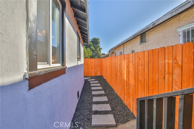 Los Angeles, California, 90001, United States, 2 Bedrooms Bedrooms, ,2 BathroomsBathrooms,Residential,For Sale,2008096