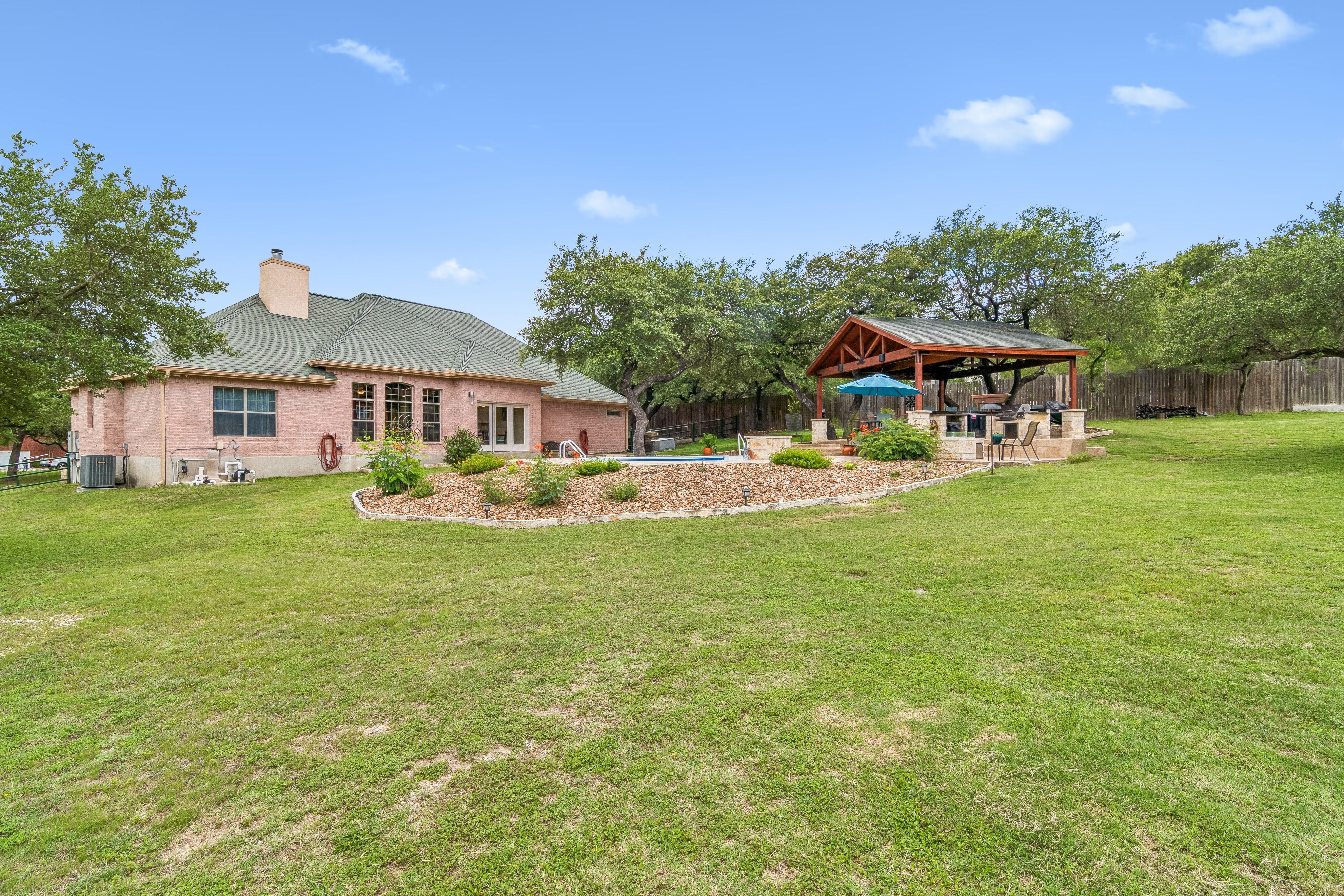  Pool, Pavilion & Peaceful Hill Country Living - 物件實景