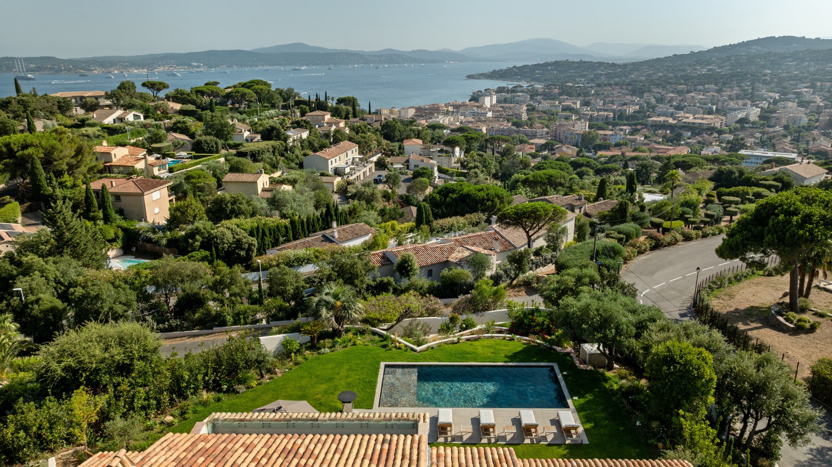 Sainte Maxime contemporary villa for sale with sea views, heated swimming pool … - 物件實景