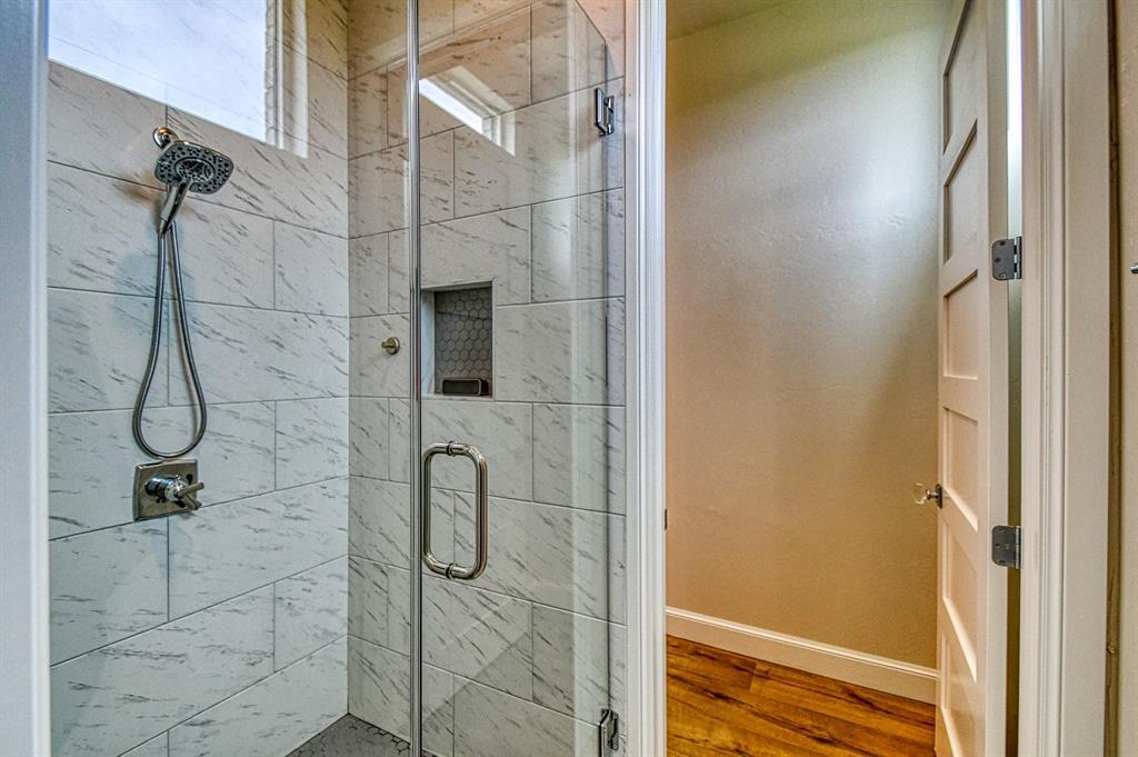 Amber, Oklahoma, 73004, United States, 6 Bedrooms Bedrooms, ,4 BathroomsBathrooms,Residential,For Sale,1984407