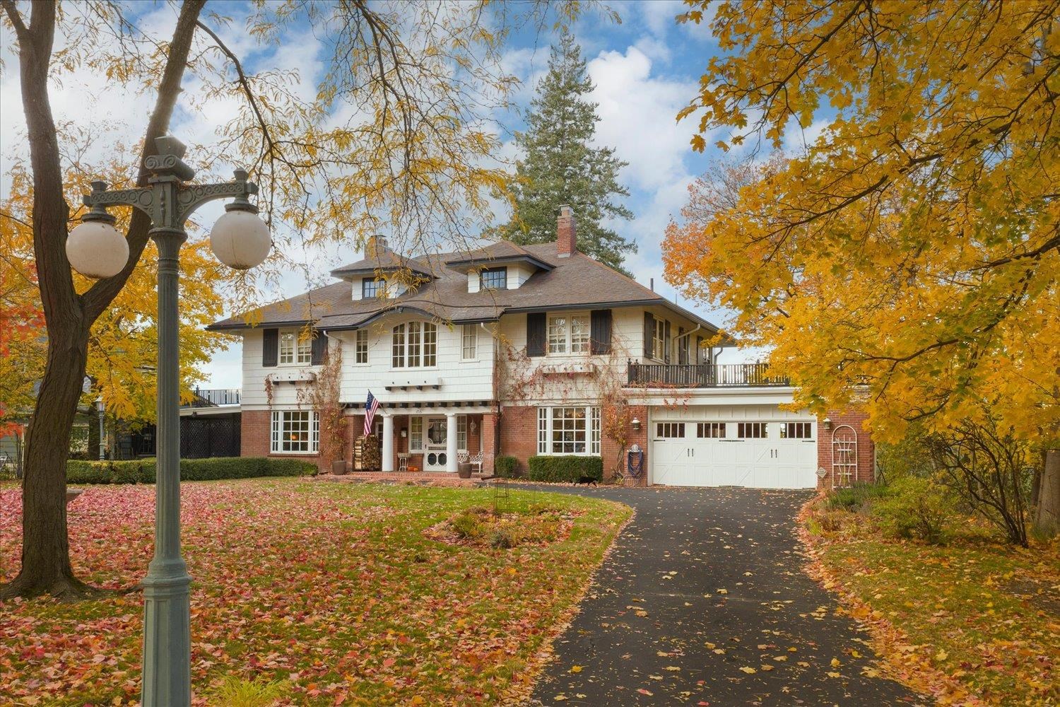 Spokane, Washington, 99201, United States, 4 Bedrooms Bedrooms, ,5 BathroomsBathrooms,Residential,For Sale,1987077