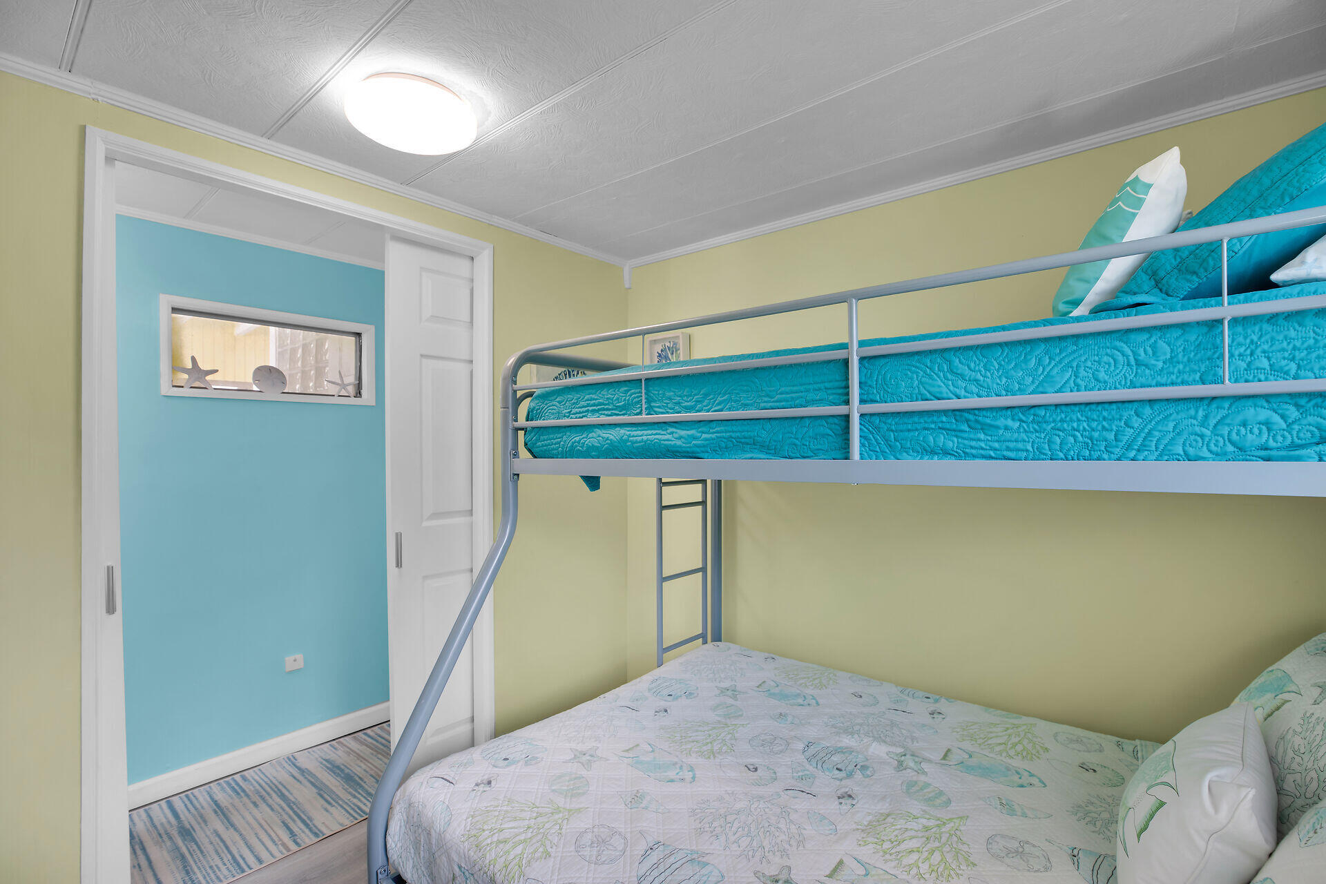 MARATHON, Florida, 33050, United States, 2 Bedrooms Bedrooms, ,2 BathroomsBathrooms,Residential,For Sale,1903685
