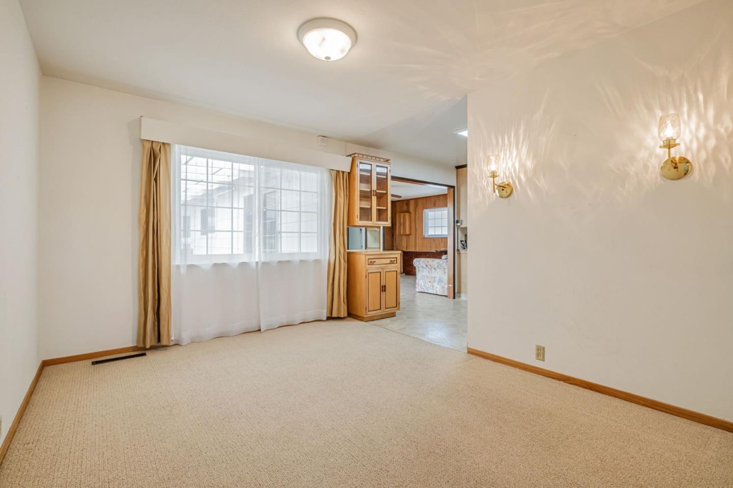 Watsonville, California, 95076, United States, 3 Bedrooms Bedrooms, ,2 BathroomsBathrooms,Residential,For Sale,1885327