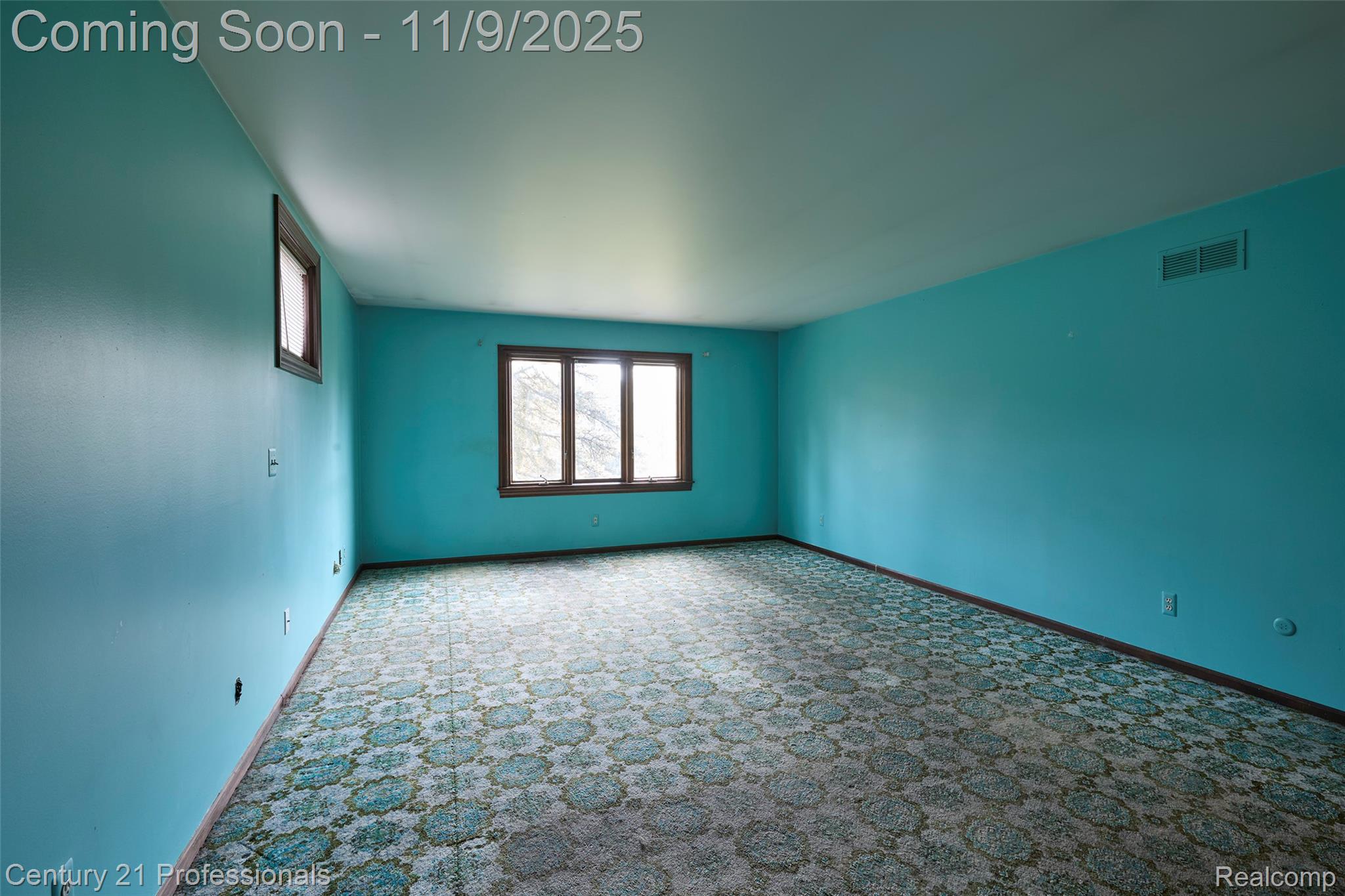 Rochester, Michigan, 48306, United States, 5 Bedrooms Bedrooms, ,6 BathroomsBathrooms,Residential,For Sale,1987117