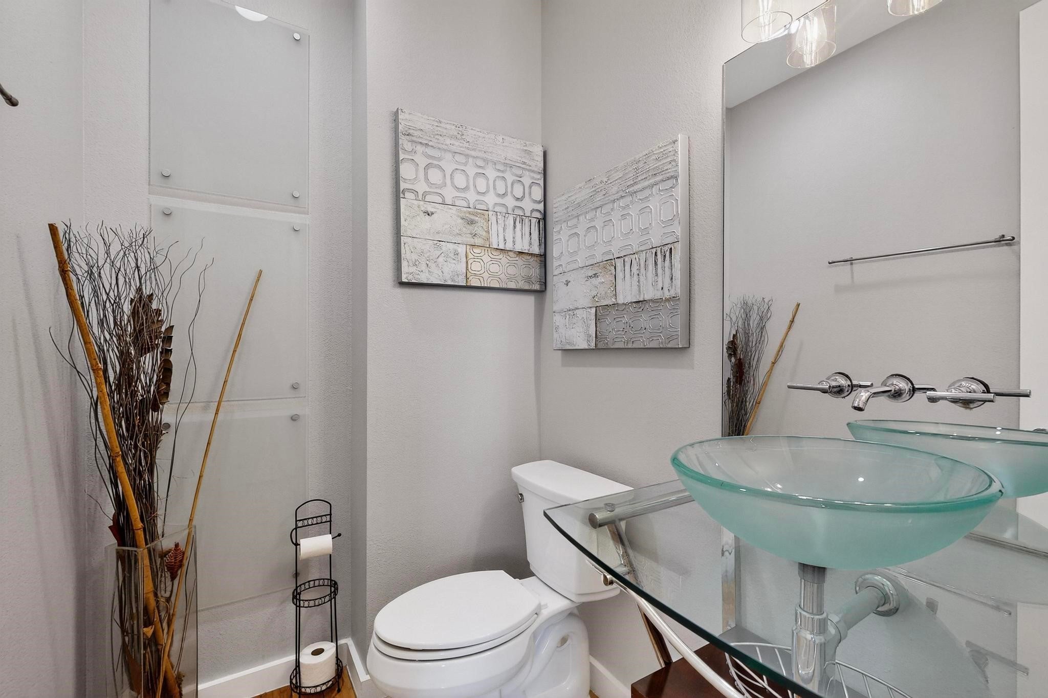 Dallas, Texas, 75204, United States, 3 Bedrooms Bedrooms, ,3 BathroomsBathrooms,Residential,For Sale,1977782