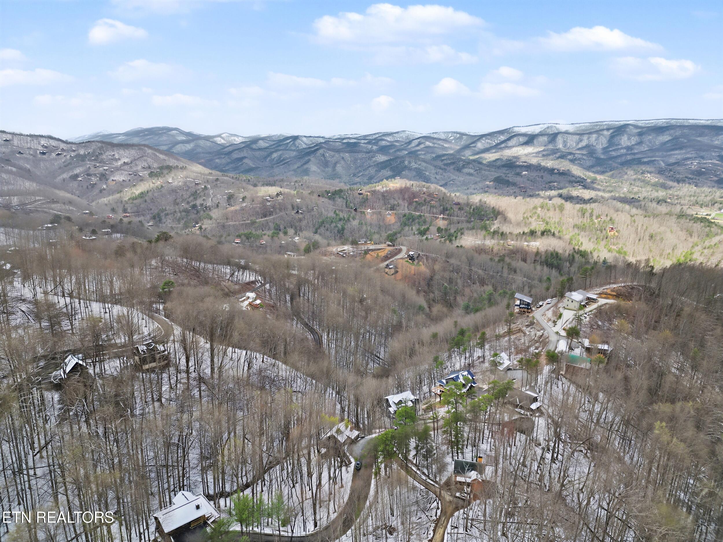 Sevierville, Tennessee, 37862, United States, 2 Bedrooms Bedrooms, ,2 BathroomsBathrooms,Residential,For Sale,2027431