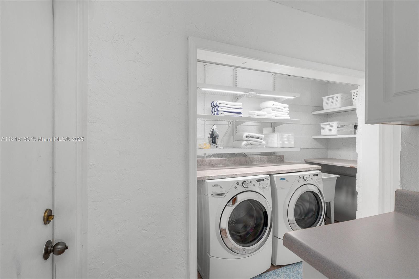 Wilton Manors, Florida, 33334, United States, 2 Bedrooms Bedrooms, ,2 BathroomsBathrooms,Residential,For Sale,1846984