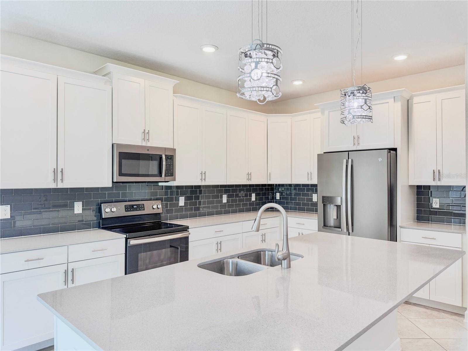 ORLANDO, Florida, 32832, United States, 4 Bedrooms Bedrooms, ,3 BathroomsBathrooms,Residential,For Sale,1980817